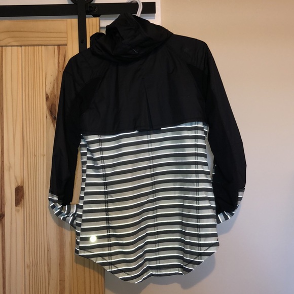 Lululemon jacket - Picture 4 of 5